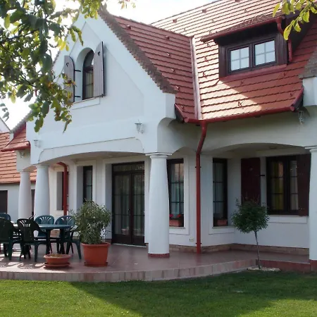 Guest house Hetkanyar Vendeghaz *