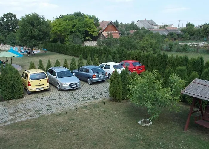 Hétkanyar 4*